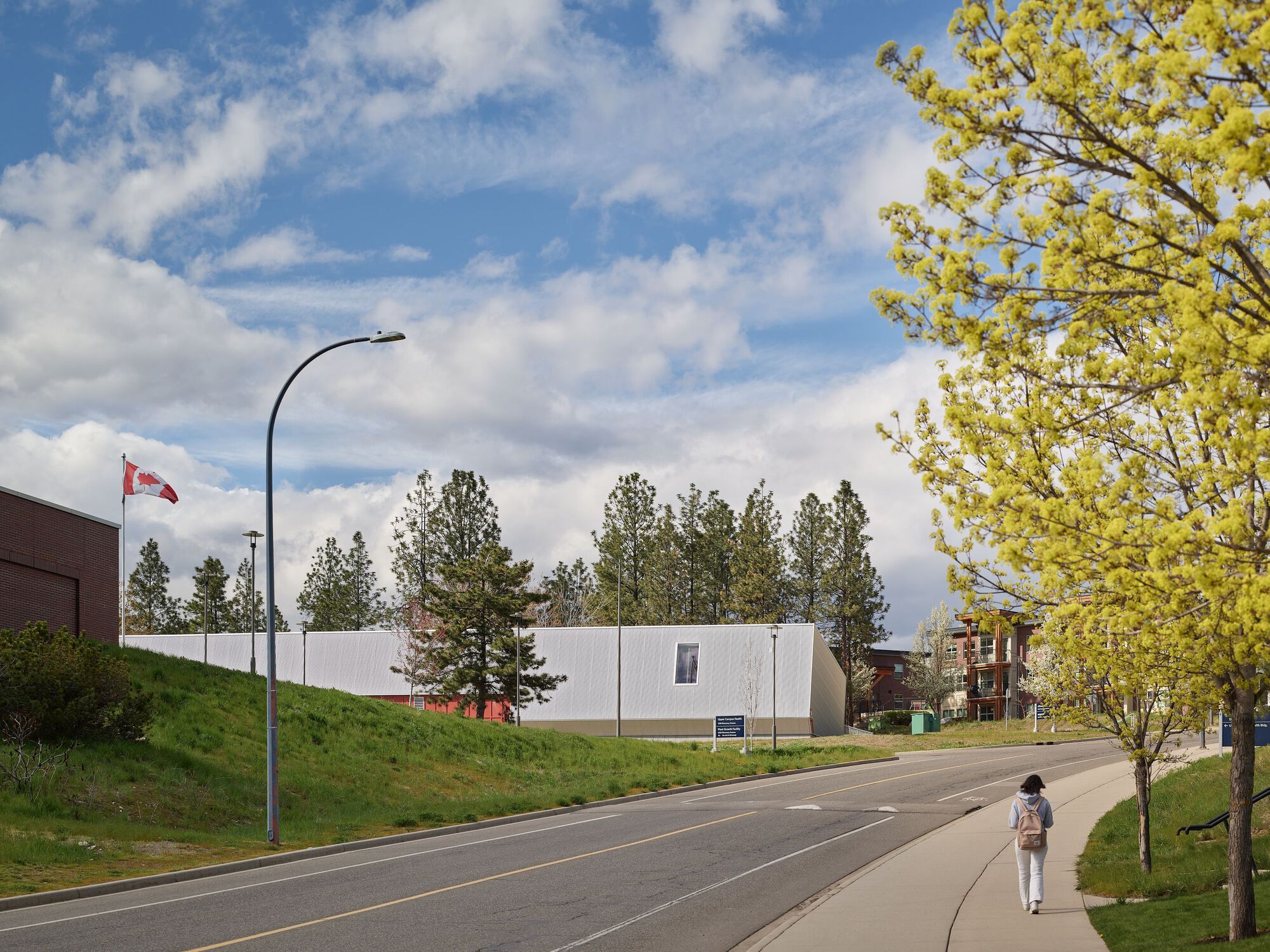 ‘Sʔitwənx Ubc Okanagan Cuidado / Arquitetura Pública + Design