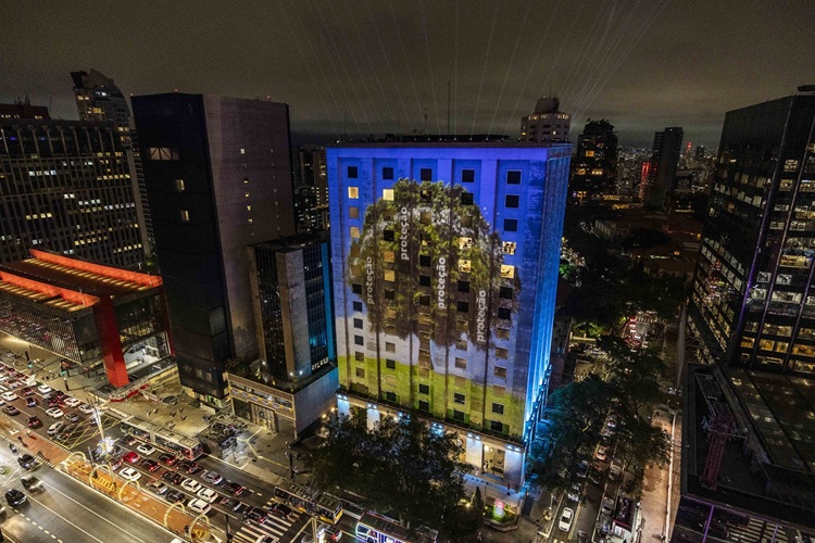 Grupo Bradesco Seguros transforma nova sede na Avenida Paulista em palco de projeções de fim de ano