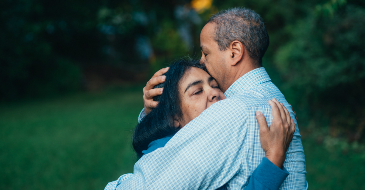 Como colocar o amor em primeiro lugar quando é difícil