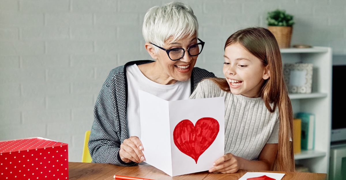 7 versículos bíblicos para incluir no dia dos namorados do seu neto