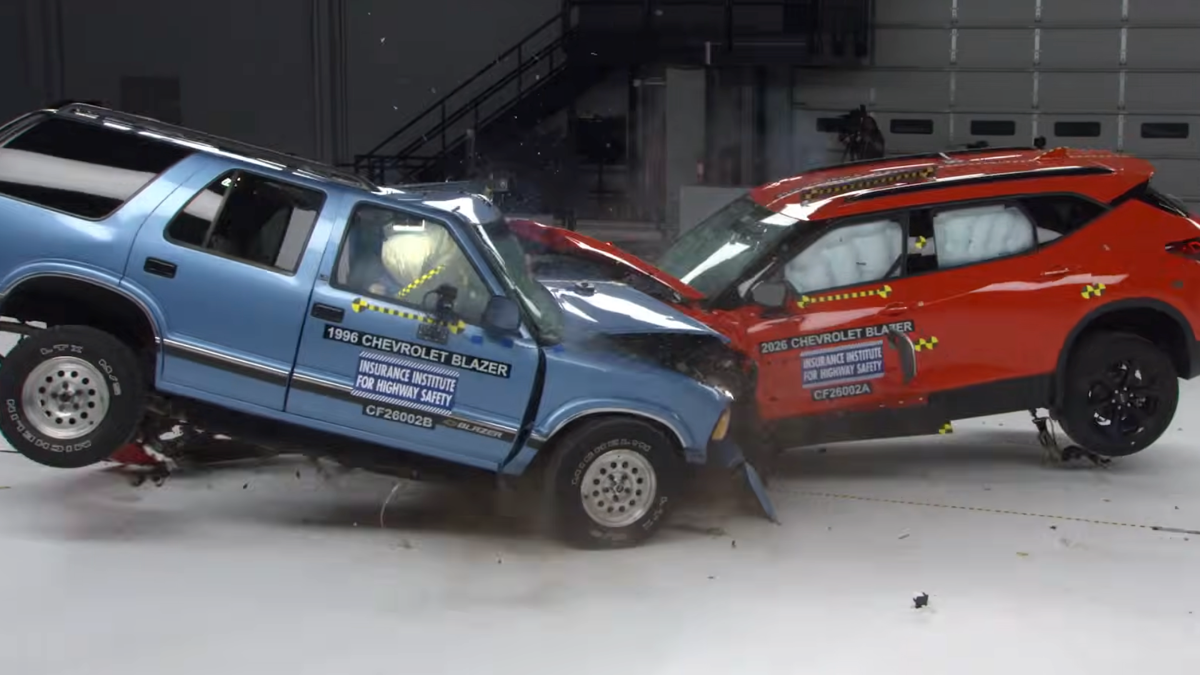 Um teste de colisão do Chevy Blazer de 1996 mostra até onde chegou a segurança dos SUVs
