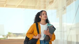 Revista La Fundación chega à 7ª edição com foco em inovação social, segurança viária e saúde mental nas escolas